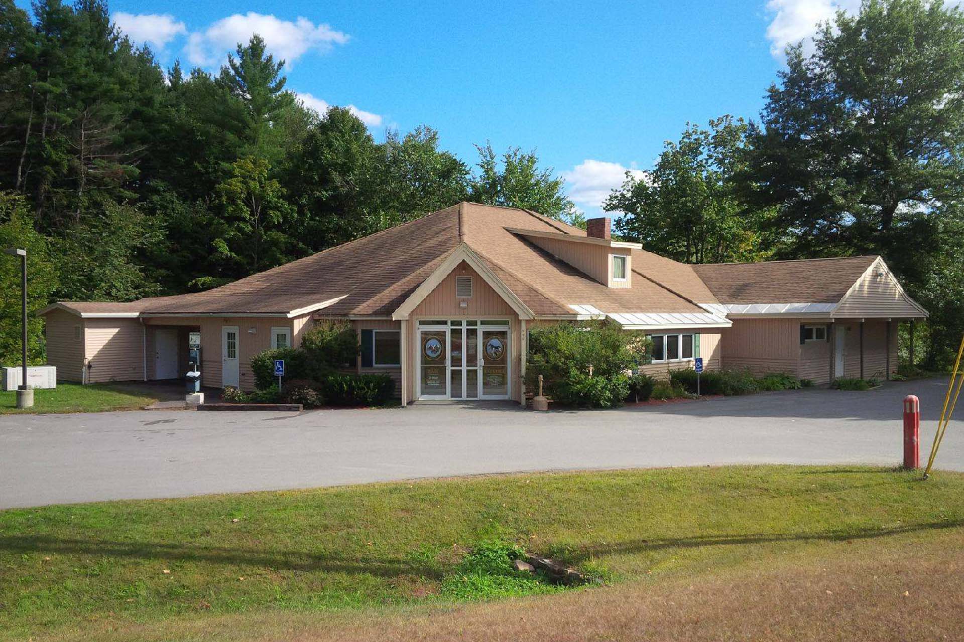 About Claremont Animal Hospital Vet In Claremont, NH 03743